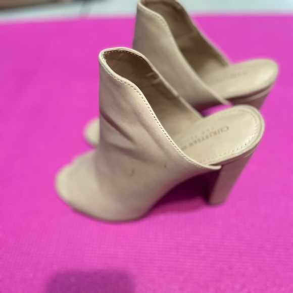 Christian Siriano heels - Picture 2 of 2